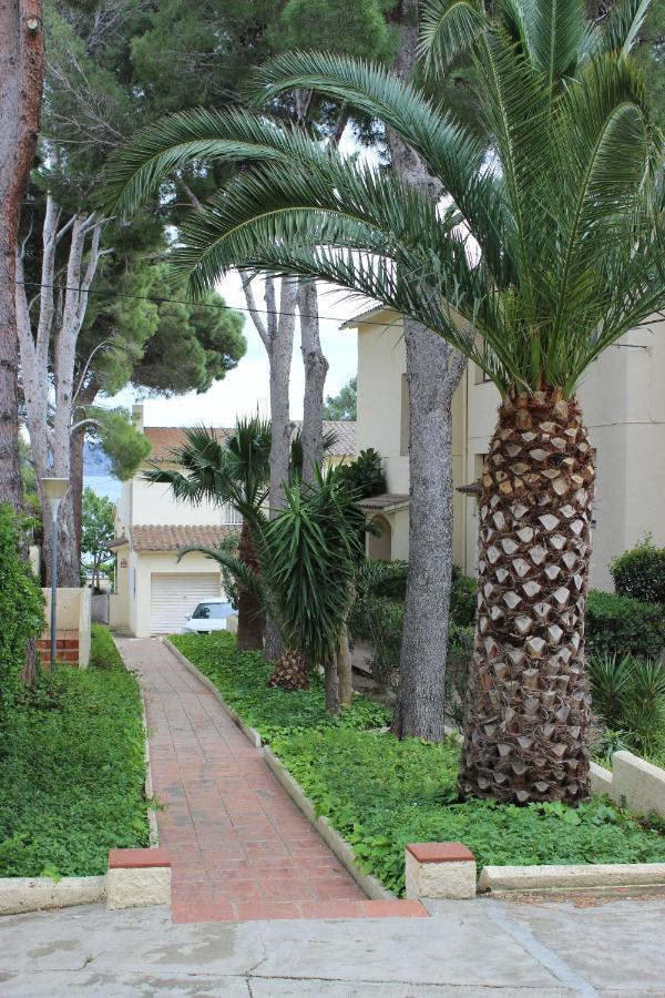 A Chic Four-Person Apartment By The Beach At Cap Ras Llanca Exterior photo